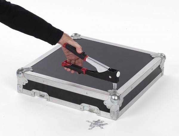 Nitovacie kliešte s otočnou hlavou s príslušenstvom