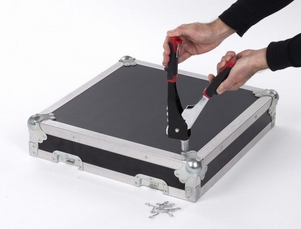 Nitovacie kliešte s otočnou hlavou s príslušenstvom