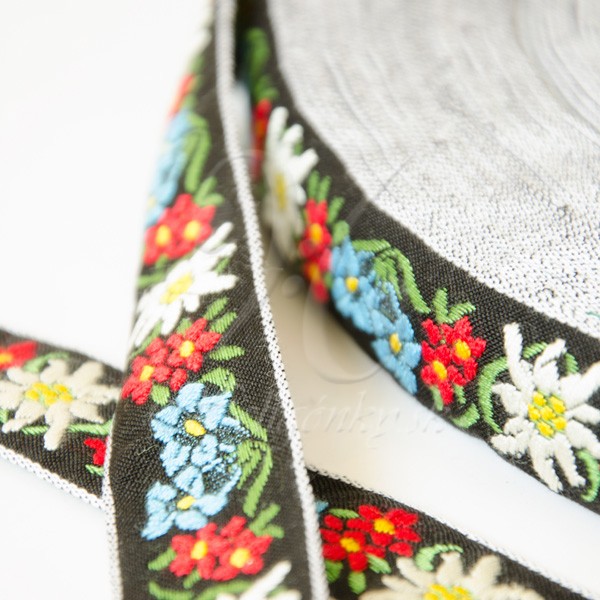 Ozdobná stužka na remene